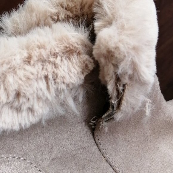 Maurices Womens Taryn Ankle Boot Tan Faux Suede Inside Wedge Zip Faux Fur Trim 9 - Picture 10 of 10